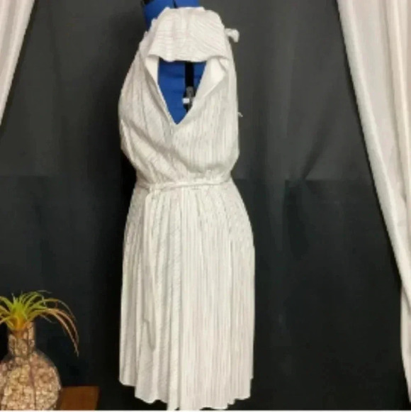 Lauren Conrad size Medium New with tags Pleated round neck midi dress. - Picture 15 of 15